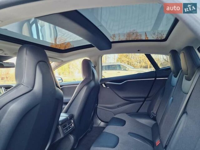 Белый Тесла Модель С, объемом двигателя 0 л и пробегом 119 тыс. км за 23999 $, фото 96 на Automoto.ua