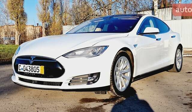 Белый Тесла Модель С, объемом двигателя 0 л и пробегом 119 тыс. км за 23999 $, фото 17 на Automoto.ua