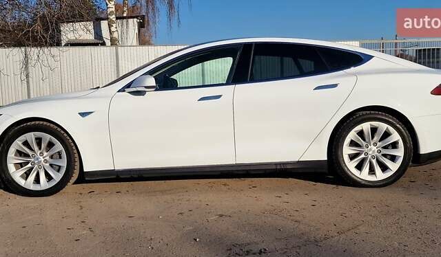 Белый Тесла Модель С, объемом двигателя 0 л и пробегом 119 тыс. км за 23999 $, фото 56 на Automoto.ua