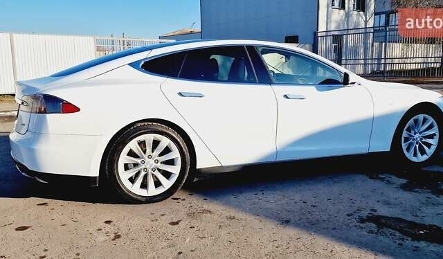 Белый Тесла Модель С, объемом двигателя 0 л и пробегом 119 тыс. км за 23999 $, фото 41 на Automoto.ua