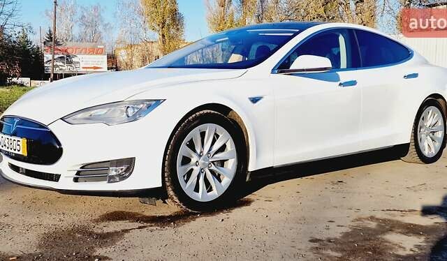 Белый Тесла Модель С, объемом двигателя 0 л и пробегом 119 тыс. км за 23999 $, фото 19 на Automoto.ua