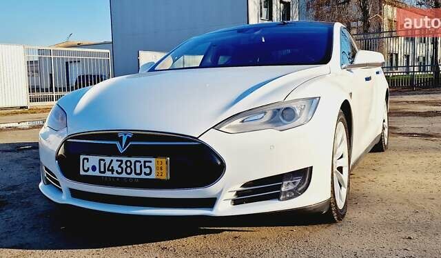 Белый Тесла Модель С, объемом двигателя 0 л и пробегом 119 тыс. км за 23999 $, фото 26 на Automoto.ua