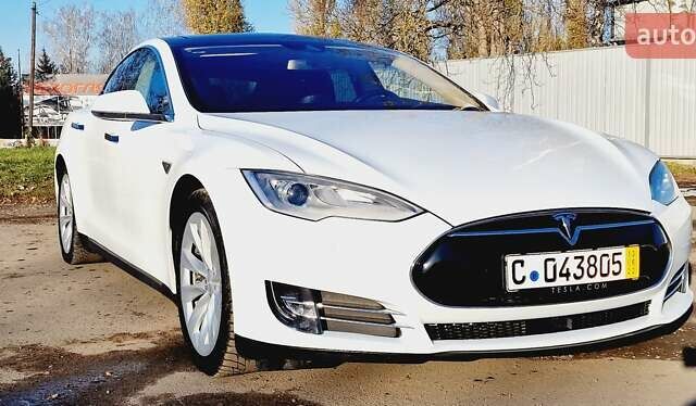 Белый Тесла Модель С, объемом двигателя 0 л и пробегом 119 тыс. км за 23999 $, фото 46 на Automoto.ua