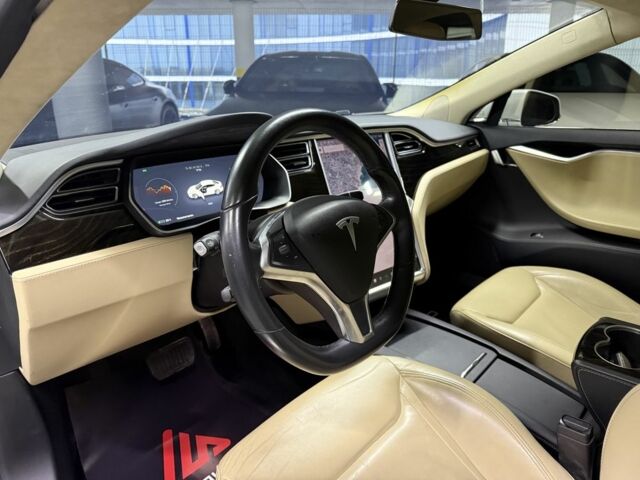 Білий Тесла Модель С, об'ємом двигуна 0 л та пробігом 61 тис. км за 15500 $, фото 17 на Automoto.ua