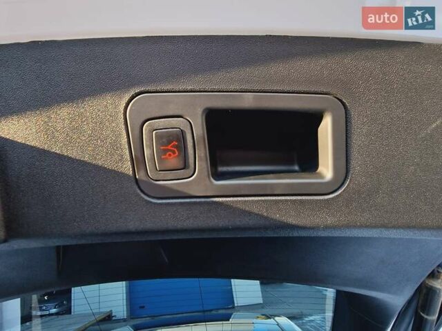 Белый Тесла Модель С, объемом двигателя 0 л и пробегом 119 тыс. км за 23999 $, фото 95 на Automoto.ua
