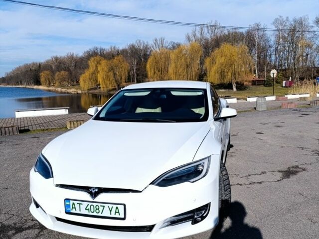 Білий Тесла Модель С, об'ємом двигуна 0 л та пробігом 143 тис. км за 15999 $, фото 1 на Automoto.ua