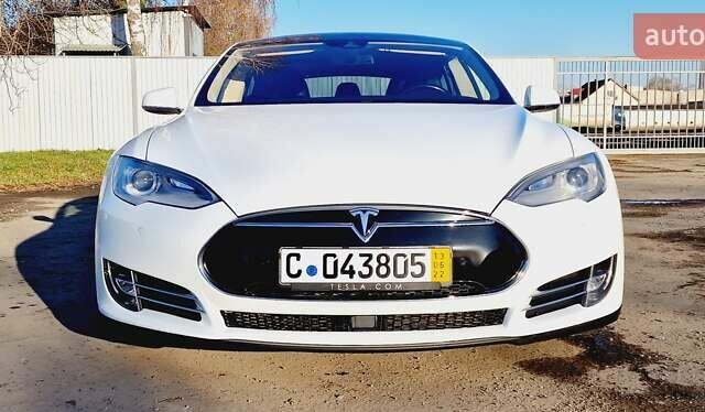 Белый Тесла Модель С, объемом двигателя 0 л и пробегом 119 тыс. км за 23999 $, фото 16 на Automoto.ua