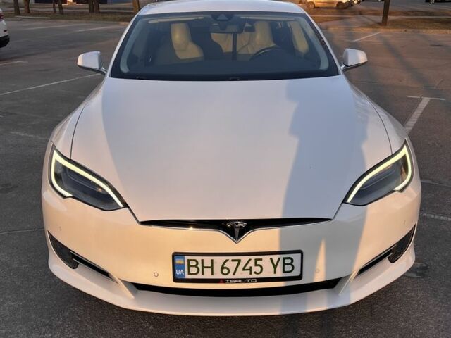 Белый Тесла Модель С, объемом двигателя 0 л и пробегом 62 тыс. км за 15999 $, фото 8 на Automoto.ua