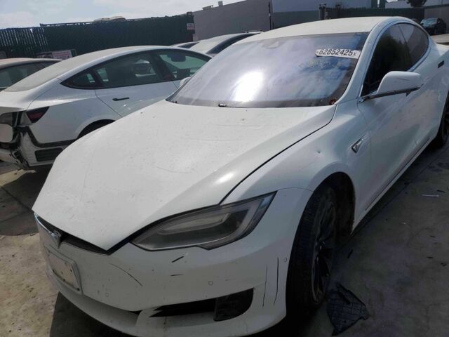 Белый Тесла Модель С, объемом двигателя 0 л и пробегом 197 тыс. км за 10050 $, фото 16 на Automoto.ua