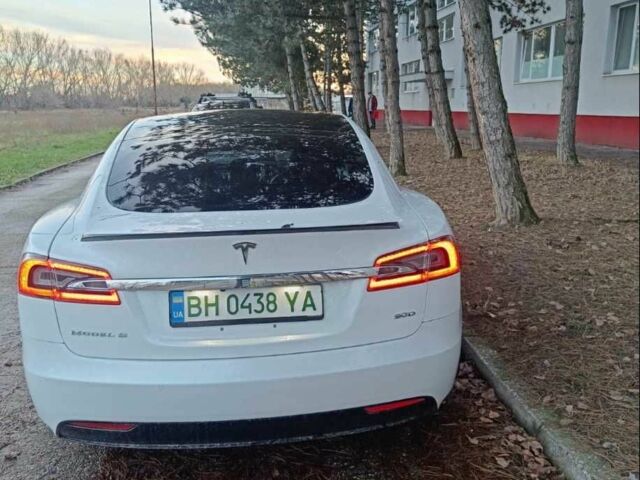 Белый Тесла Модель С, объемом двигателя 0 л и пробегом 111 тыс. км за 13600 $, фото 2 на Automoto.ua