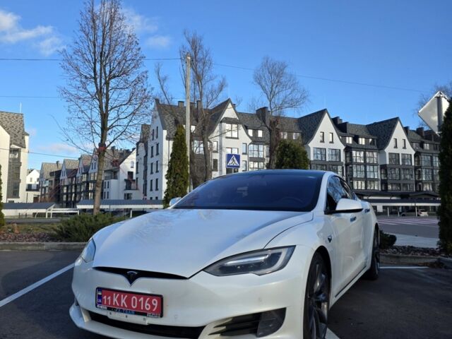 Белый Тесла Модель С, объемом двигателя 0 л и пробегом 445 тыс. км за 339 $, фото 1 на Automoto.ua