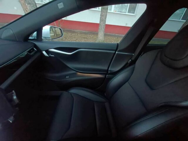 Белый Тесла Модель С, объемом двигателя 0 л и пробегом 111 тыс. км за 13600 $, фото 5 на Automoto.ua