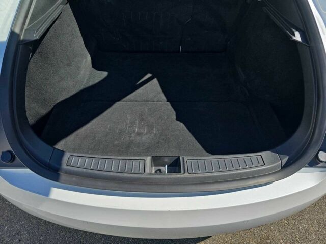 Белый Тесла Модель С, объемом двигателя 0 л и пробегом 120 тыс. км за 4500 $, фото 4 на Automoto.ua