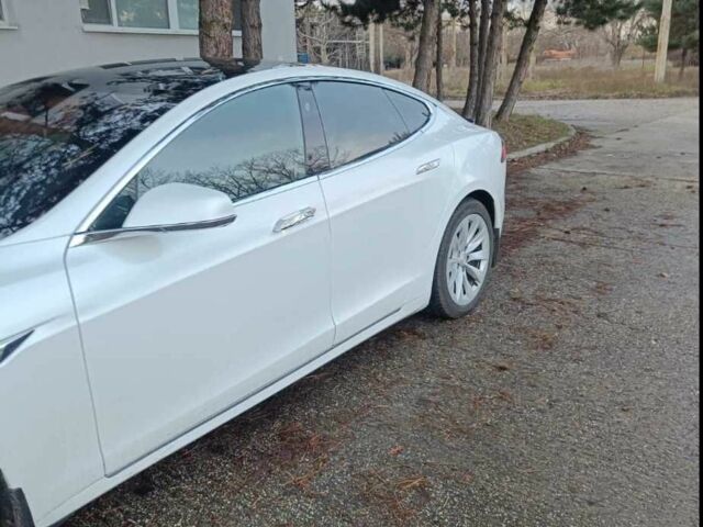 Белый Тесла Модель С, объемом двигателя 0 л и пробегом 111 тыс. км за 13600 $, фото 1 на Automoto.ua