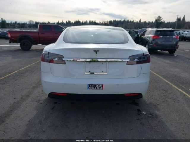 Белый Тесла Модель С, объемом двигателя 0 л и пробегом 51 тыс. км за 4800 $, фото 15 на Automoto.ua