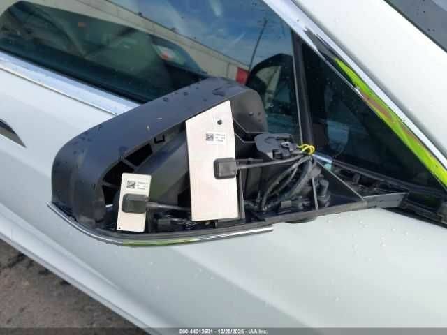 Белый Тесла Модель С, объемом двигателя 0 л и пробегом 51 тыс. км за 4800 $, фото 18 на Automoto.ua