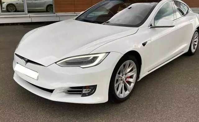 Белый Тесла Модель С, объемом двигателя 0 л и пробегом 109 тыс. км за 11250 $, фото 2 на Automoto.ua
