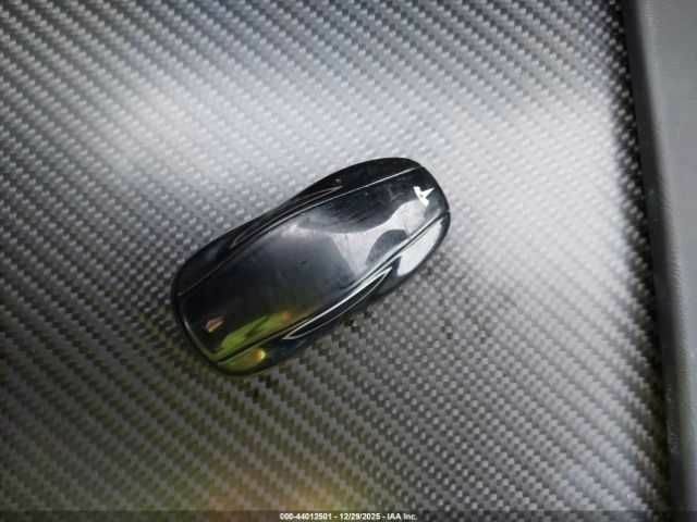 Белый Тесла Модель С, объемом двигателя 0 л и пробегом 51 тыс. км за 4800 $, фото 9 на Automoto.ua