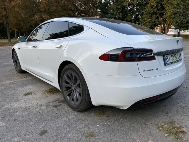 Белый Тесла Модель С, объемом двигателя 0 л и пробегом 40 тыс. км за 24000 $, фото 2 на Automoto.ua