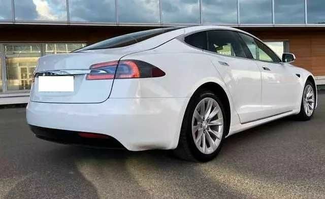 Белый Тесла Модель С, объемом двигателя 0 л и пробегом 109 тыс. км за 11250 $, фото 5 на Automoto.ua