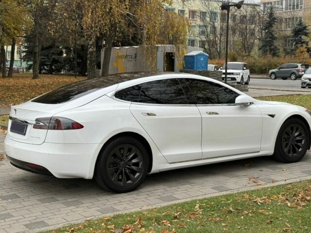 Белый Тесла Модель С, объемом двигателя 0 л и пробегом 54 тыс. км за 25600 $, фото 8 на Automoto.ua