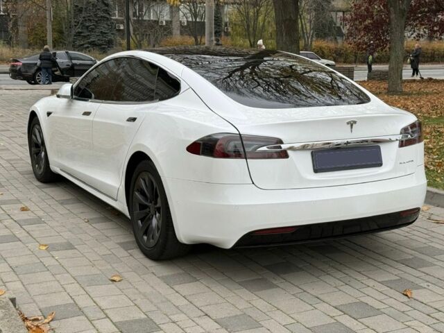 Белый Тесла Модель С, объемом двигателя 0 л и пробегом 54 тыс. км за 25600 $, фото 4 на Automoto.ua