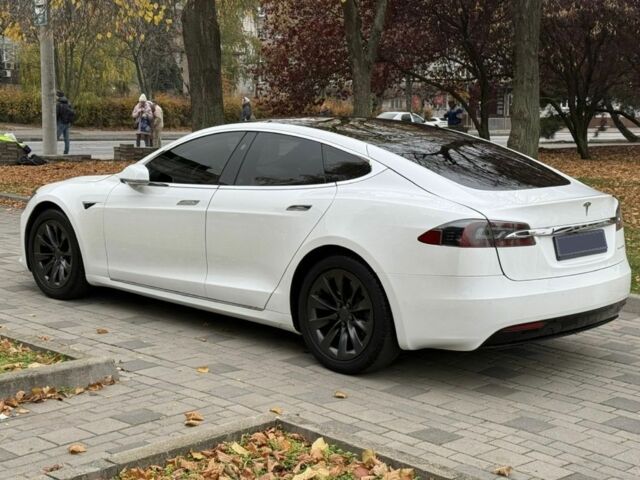 Белый Тесла Модель С, объемом двигателя 0 л и пробегом 54 тыс. км за 25600 $, фото 6 на Automoto.ua