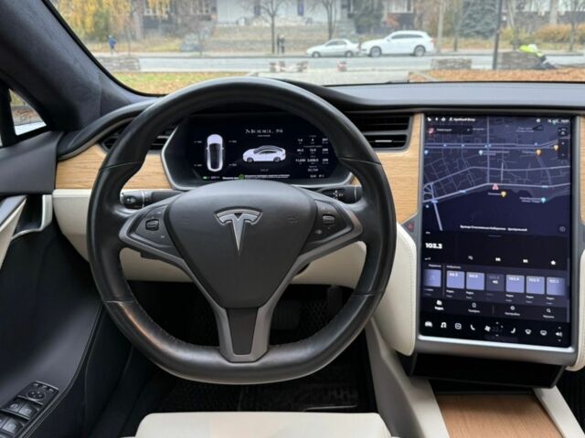 Белый Тесла Модель С, объемом двигателя 0 л и пробегом 54 тыс. км за 25600 $, фото 13 на Automoto.ua