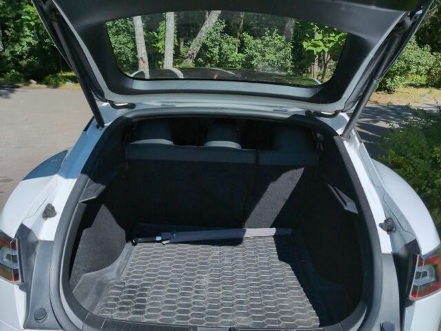 Белый Тесла Модель С, объемом двигателя 0 л и пробегом 49 тыс. км за 34500 $, фото 4 на Automoto.ua