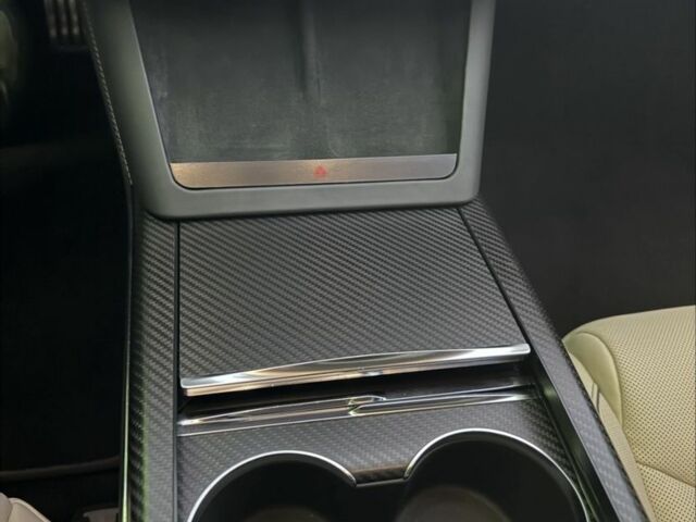 Белый Тесла Модель С, объемом двигателя 0 л и пробегом 53 тыс. км за 49999 $, фото 7 на Automoto.ua