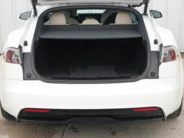 Білий Тесла Модель С, об'ємом двигуна 0 л та пробігом 44 тис. км за 12900 $, фото 8 на Automoto.ua