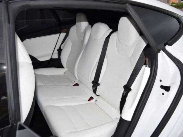 Білий Тесла Модель С, об'ємом двигуна 0 л та пробігом 18 тис. км за 19000 $, фото 6 на Automoto.ua