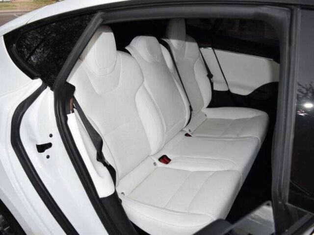 Білий Тесла Модель С, об'ємом двигуна 0 л та пробігом 18 тис. км за 19000 $, фото 7 на Automoto.ua