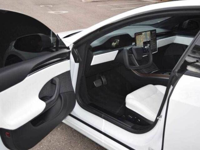 Білий Тесла Модель С, об'ємом двигуна 0 л та пробігом 18 тис. км за 19000 $, фото 4 на Automoto.ua