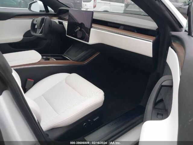 Білий Тесла Модель С, об'ємом двигуна 1 л та пробігом 1 тис. км за 10000 $, фото 4 на Automoto.ua