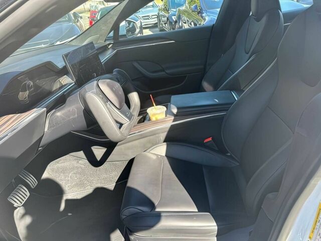 Белый Тесла Модель С, объемом двигателя 0 л и пробегом 23 тыс. км за 18500 $, фото 6 на Automoto.ua