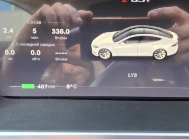 Белый Тесла Модель С, объемом двигателя 0 л и пробегом 276 тыс. км за 12500 $, фото 1 на Automoto.ua