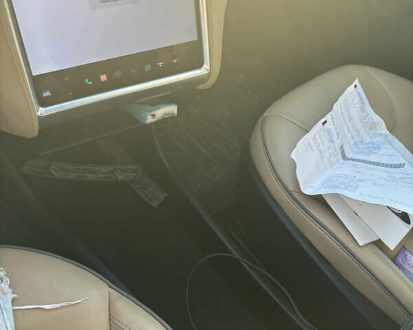 Белый Тесла Модель С, объемом двигателя 0 л и пробегом 178 тыс. км за 15500 $, фото 23 на Automoto.ua