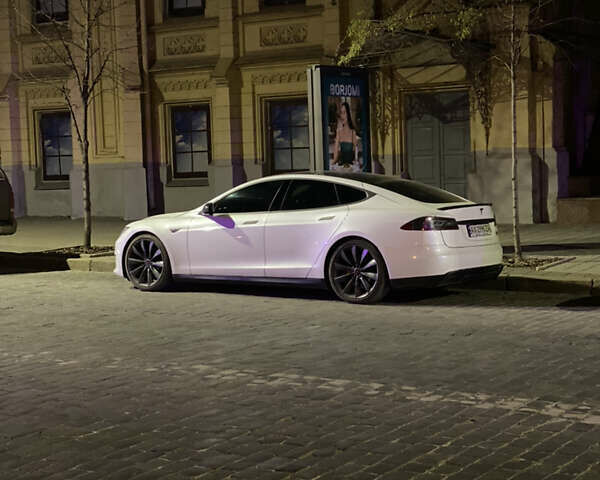 Белый Тесла Модель С, объемом двигателя 0 л и пробегом 178 тыс. км за 16000 $, фото 4 на Automoto.ua