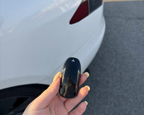 Белый Тесла Модель С, объемом двигателя 0 л и пробегом 178 тыс. км за 15500 $, фото 35 на Automoto.ua