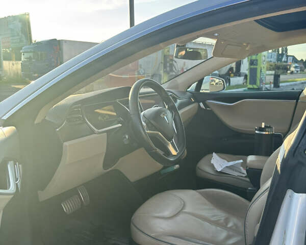 Белый Тесла Модель С, объемом двигателя 0 л и пробегом 178 тыс. км за 15500 $, фото 11 на Automoto.ua
