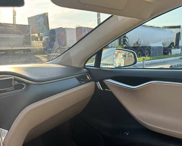 Белый Тесла Модель С, объемом двигателя 0 л и пробегом 178 тыс. км за 15500 $, фото 22 на Automoto.ua