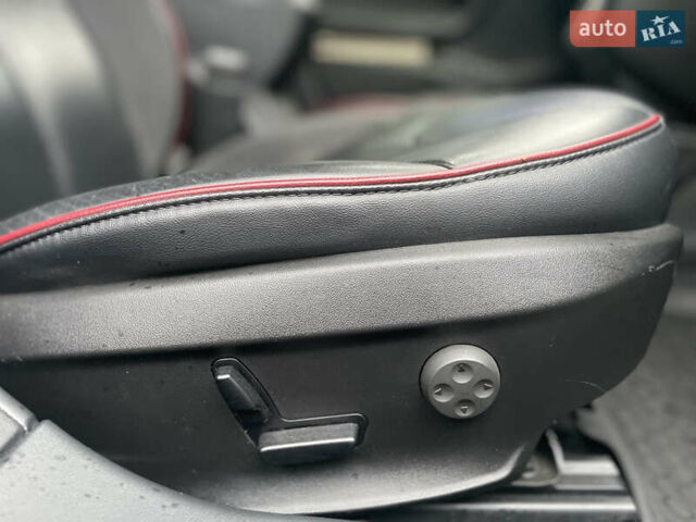 Белый Тесла Модель С, объемом двигателя 0 л и пробегом 178 тыс. км за 16000 $, фото 3 на Automoto.ua