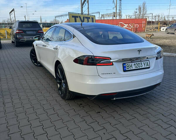 Білий Тесла Модель С, об'ємом двигуна 0 л та пробігом 112 тис. км за 15500 $, фото 2 на Automoto.ua