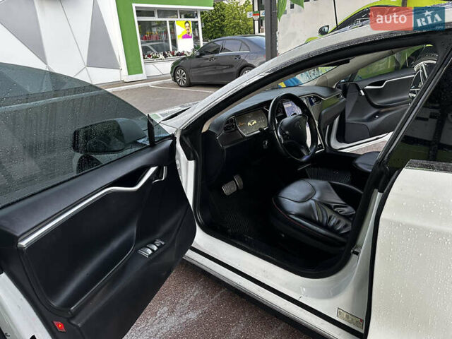 Белый Тесла Модель С, объемом двигателя 0 л и пробегом 172 тыс. км за 21750 $, фото 3 на Automoto.ua