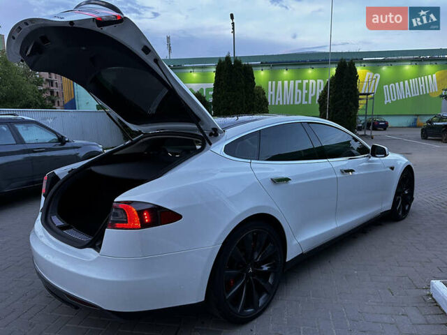 Белый Тесла Модель С, объемом двигателя 0 л и пробегом 172 тыс. км за 21750 $, фото 13 на Automoto.ua