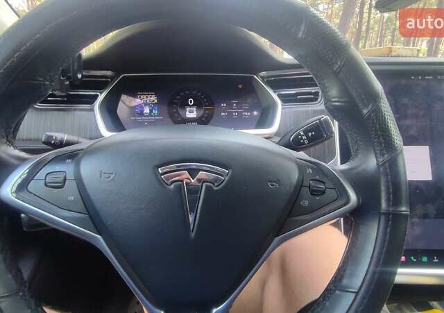 Белый Тесла Модель С, объемом двигателя 0 л и пробегом 212 тыс. км за 11600 $, фото 6 на Automoto.ua