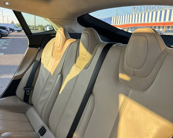 Белый Тесла Модель С, объемом двигателя 0 л и пробегом 178 тыс. км за 15500 $, фото 33 на Automoto.ua