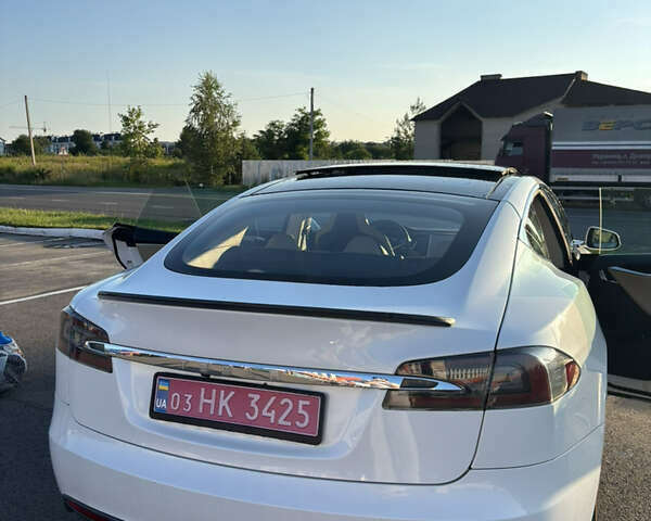 Белый Тесла Модель С, объемом двигателя 0 л и пробегом 178 тыс. км за 15500 $, фото 36 на Automoto.ua