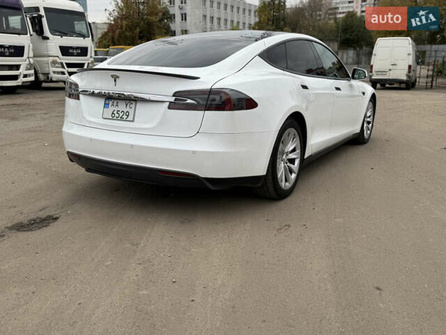 Білий Тесла Модель С, об'ємом двигуна 0 л та пробігом 179 тис. км за 12800 $, фото 5 на Automoto.ua